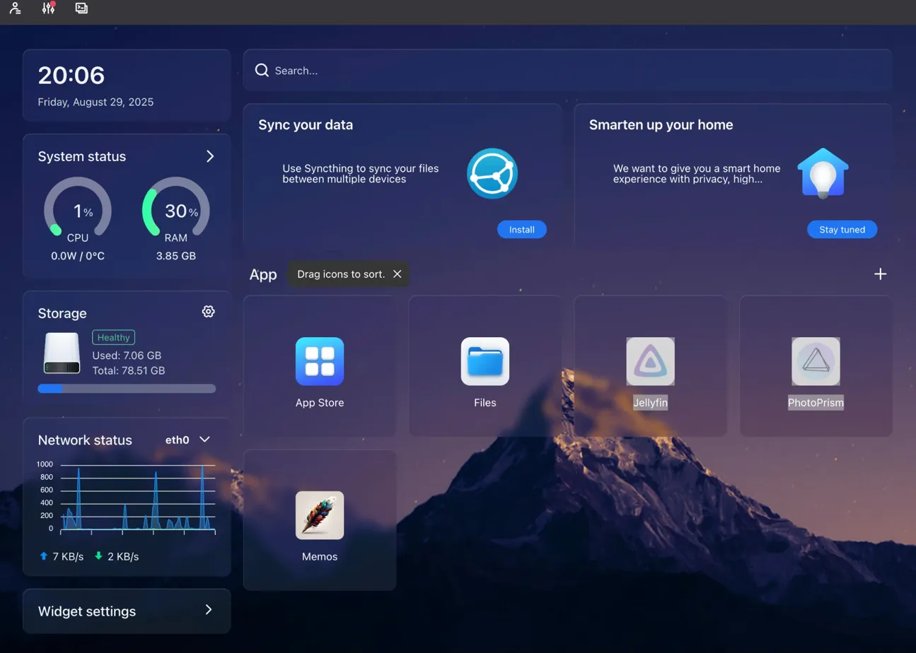 CasaOS dashboard interface showing system status, apps, and file management